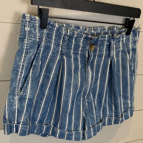 American Eagle Blue Striped Women's high waisted Shorts size 6 beach coastal - Picture 2 of 11